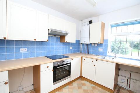 2 bedroom semi-detached house to rent, Gorings Mead, Horsham