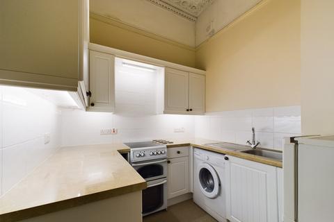 2 bedroom flat to rent, Suffolk Square, Cheltenham, Gloucestershire, GL50