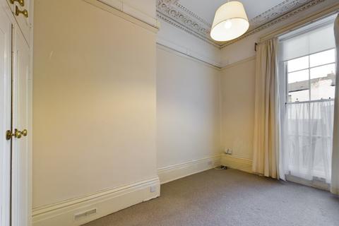 2 bedroom flat to rent, Suffolk Square, Cheltenham, Gloucestershire, GL50