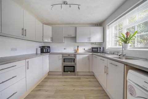 3 bedroom semi-detached house for sale, Eridge Drive, Crowborough