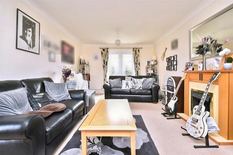 3 bedroom link detached house for sale, Penrhyn Close, Corby NN18