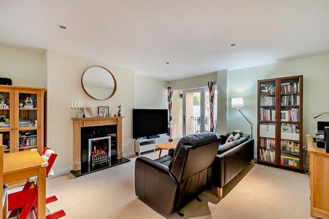 2 bedroom flat for sale, Cirencester