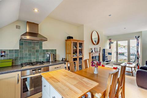 2 bedroom flat for sale, Cirencester