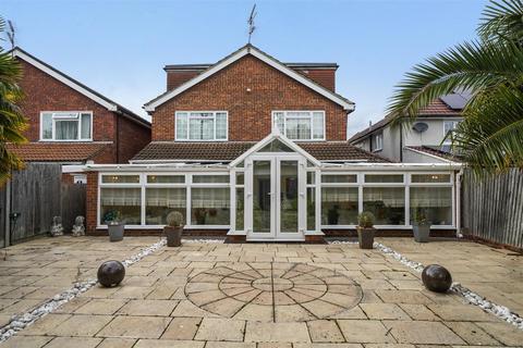 6 bedroom detached house for sale, Bonnersfield Close, Harrow