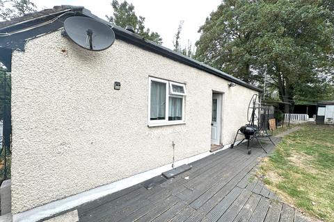 Studio to rent, Hornchurch RM11
