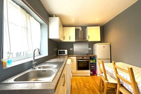 Studio to rent, Hornchurch RM11