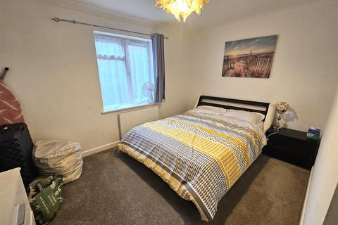 1 bedroom flat for sale, Mountbatten Court, Aldershot