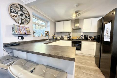 5 Brecon Close, Dibden Purlieu, Southampton, SO45 5QX