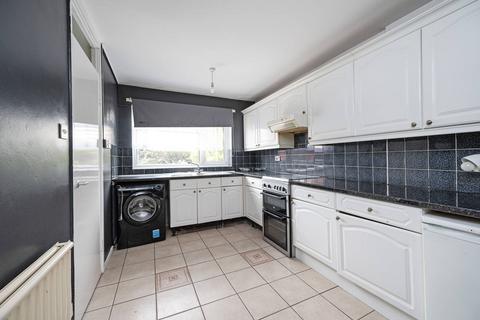 3 bedroom terraced house to rent, Dean Close, Clapton, London, E9