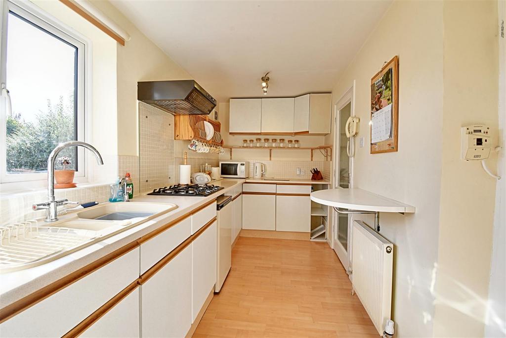 Cowper Crescent, Bengeo SG14 3 bed semidetached house for sale £650,000