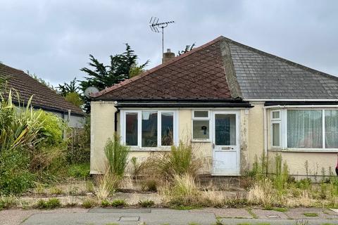 1 bedroom semi-detached bungalow for sale, Frinton Road, KIRBY CROSS, CO13