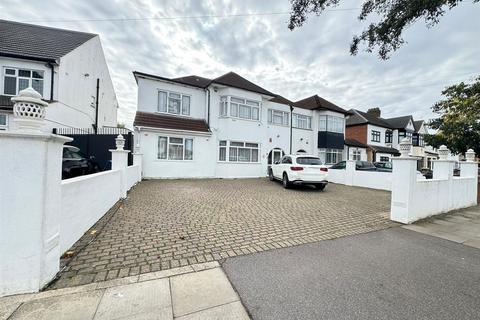 6 bedroom semi-detached house for sale, Clayhall Avenue, Ilford