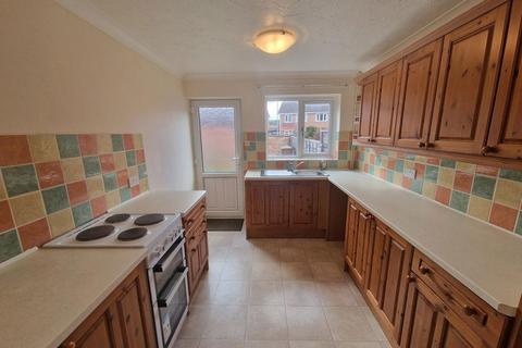 3 bedroom terraced house to rent, SOUTH WOOTTON