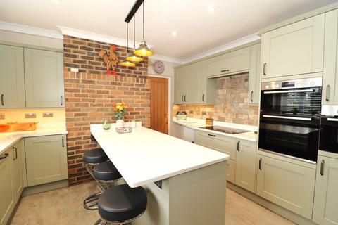 4 bedroom detached house for sale, Glyne Ascent, Bexhill-on-Sea, TN40