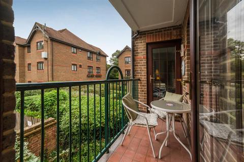 2 bedroom apartment for sale, Regent Court, Windsor