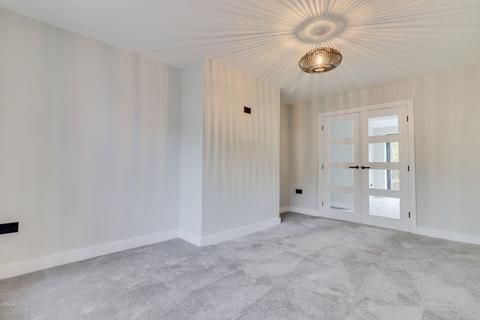 81 Broadgate Walk, Horsforth, Leeds, LS18 4HB