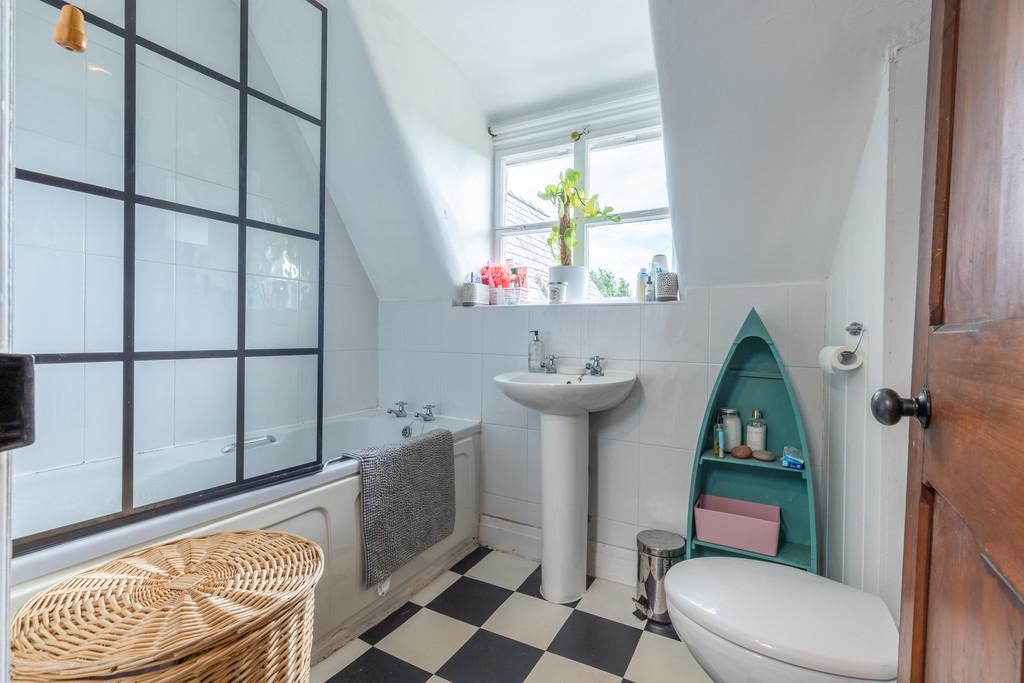 Flat - bathroom