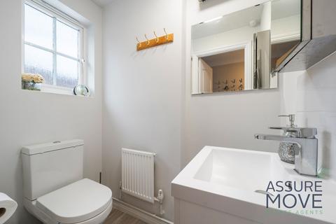 33 Karina Close, Chigwell, IG7 4EN