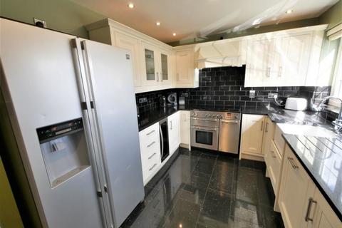 3 bedroom terraced house for sale, Evesham Close, Ipswich