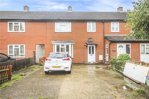 3 bedroom terraced house to rent, Carisbrooke Road, Mitcham, CR4