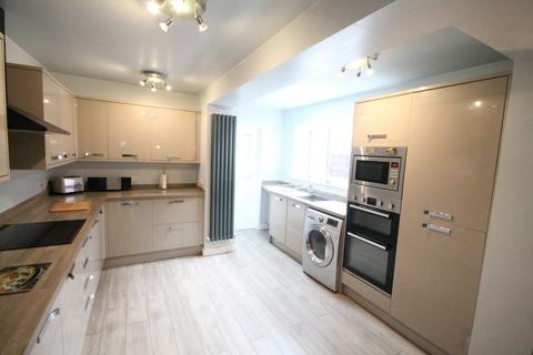 2 bedroom semi-detached house to rent, Oakland Ave, Haslington