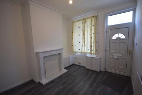 2 bedroom terraced house to rent, Edge Street, Burslem