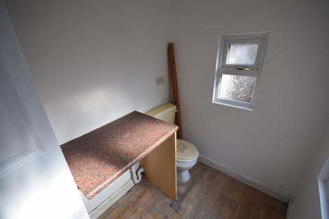 2 bedroom terraced house to rent, Edge Street, Burslem