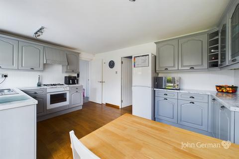 13 Spinneyfields, Stafford, ST17 4RR