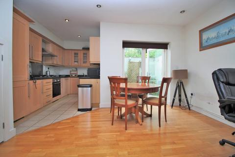 2 bedroom terraced house for sale, Medina Place, Hove