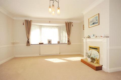 2 bedroom detached bungalow for sale, The Redinge, Billericay