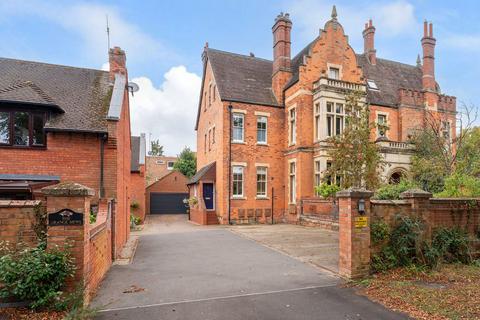 4 bedroom semi-detached house for sale, Beverley Road, Leamington Spa, Warwickshire CV32 6PX