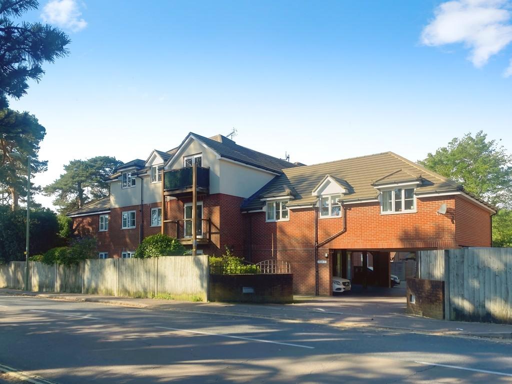 Warsash Road, Southampton SO31 2 bed flat to rent £975 pcm (£225 pw)