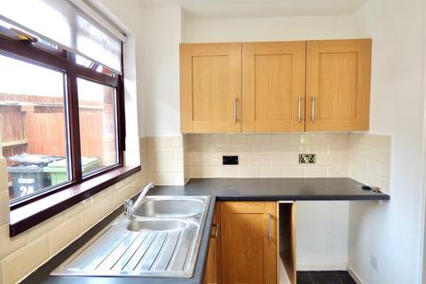 2 bedroom end of terrace house to rent, Diligence Close, Southampton SO31