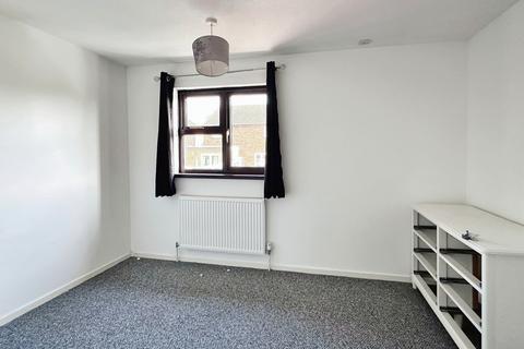 2 bedroom end of terrace house to rent, Diligence Close, Southampton SO31