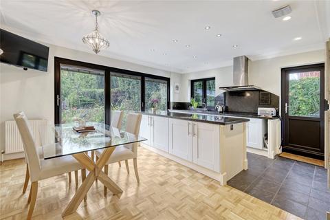 5 bedroom detached house for sale, Bellhouse Road, Leigh-on-Sea, Essex, SS9