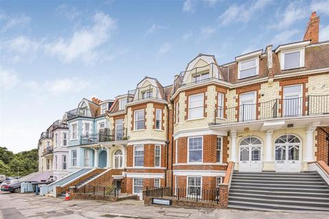 2 bedroom apartment for sale, Undercliff Road, Bournemouth