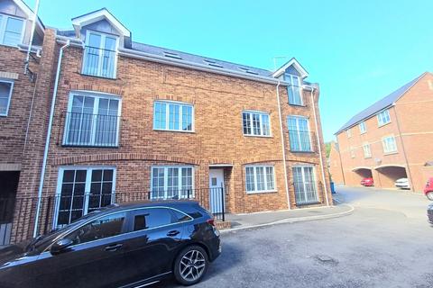 2 bedroom apartment to rent, Ashley Cross, Poole