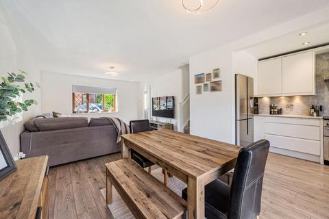 8 Lathom Close, Burscough, Ormskirk, L40 5XW