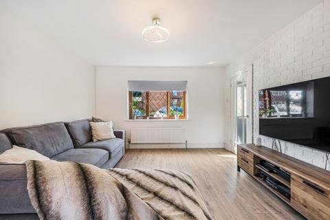 8 Lathom Close, Burscough, Ormskirk, L40 5XW