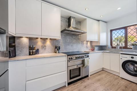 8 Lathom Close, Burscough, Ormskirk, L40 5XW