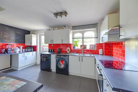 11 Crownsmead, Northampton, NN4 9XP