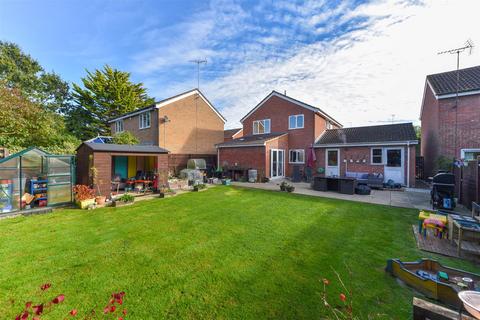 11 Crownsmead, Northampton, NN4 9XP