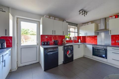 11 Crownsmead, Northampton, NN4 9XP
