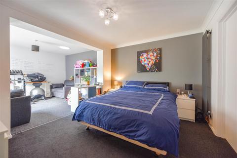 11 Crownsmead, Northampton, NN4 9XP