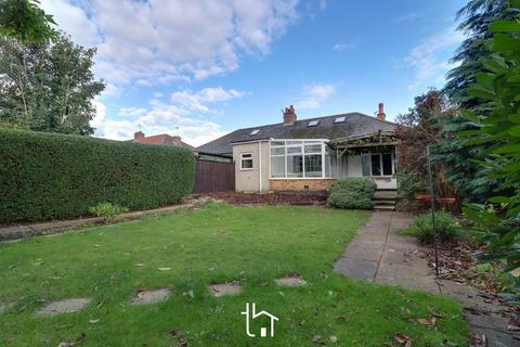 2 bedroom semi-detached bungalow to rent, Compass Road, Leicester