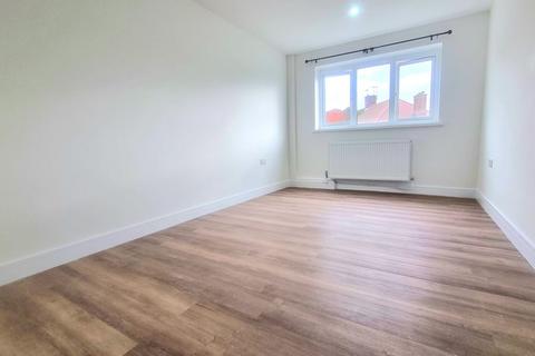 2 bedroom apartment to rent, Astall Close, Harrow