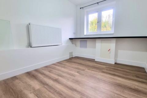 2 bedroom apartment to rent, Astall Close, Harrow