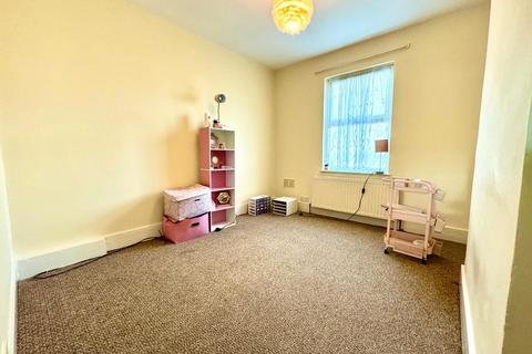 2 bedroom maisonette to rent, Spencer Road, Harrow