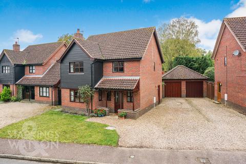 3 bedroom detached house for sale, Park Close, Barford, NR9