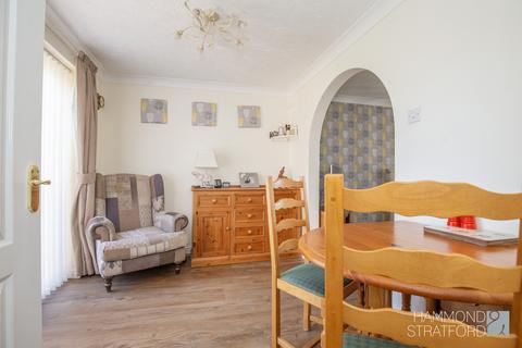 5 Bracken Drive, Attleborough, NR17 1TA